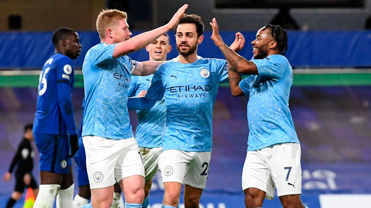 De Bruyne, Bernardo y Sterling celebran un gol