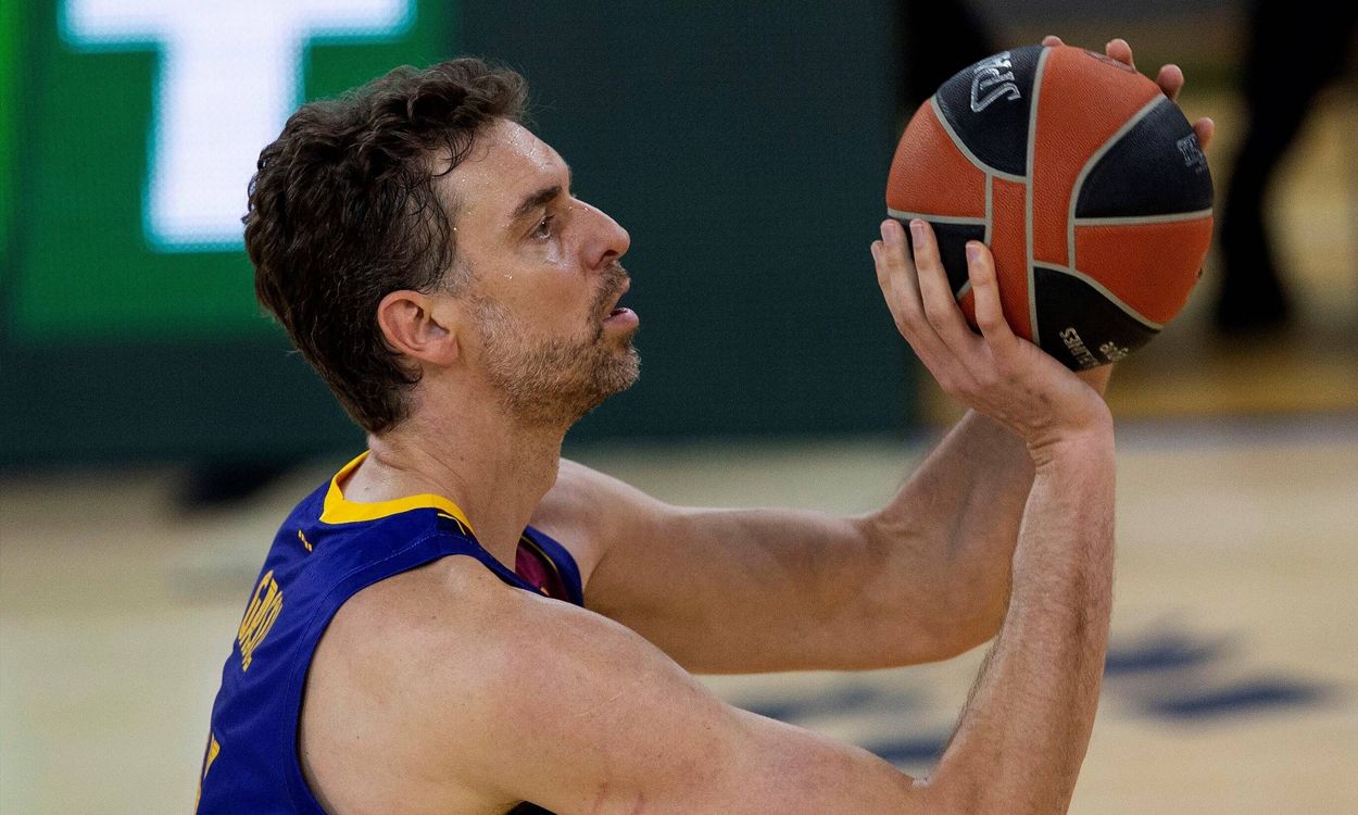 Pau Gasol, in his debut with the FC Barcelona