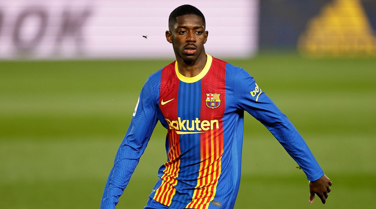 Ousmane Dembélé jugando con la camiseta especial para el Clásico