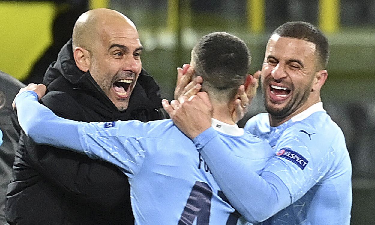 Pep y Foden dejaron un abrazo en el duelo ante el Dortmund