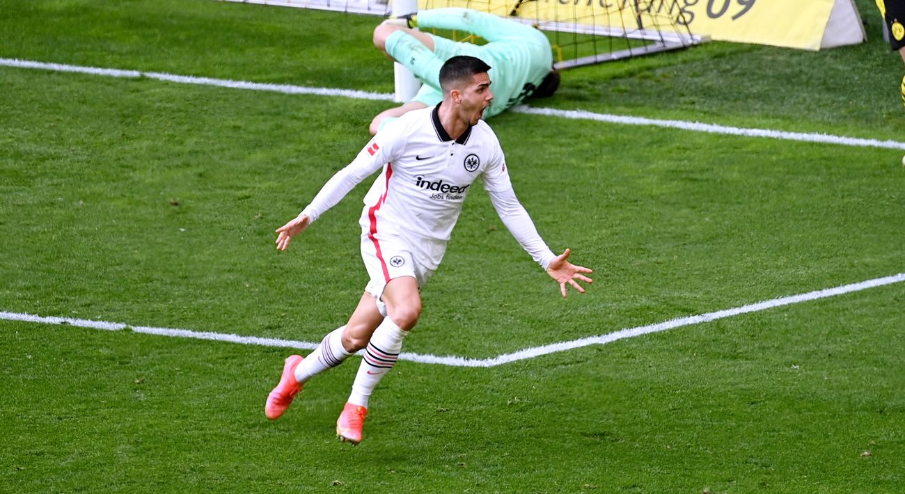 André Silva celebra un gol con el Eintracht