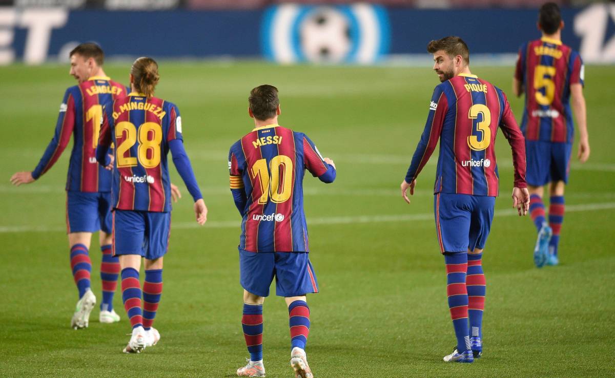 Players of the Barça celebrate a goal