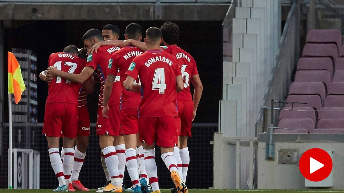 El Granada CF, celebrando uno de los goles contra el Barça