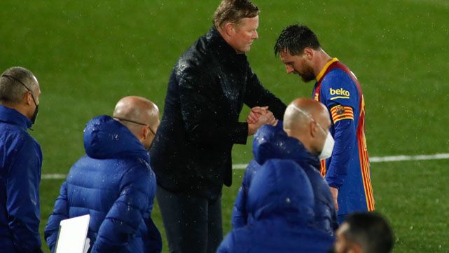 Win or win: Koeman attends to the 'heavy weights' to give the hit in Mestalla