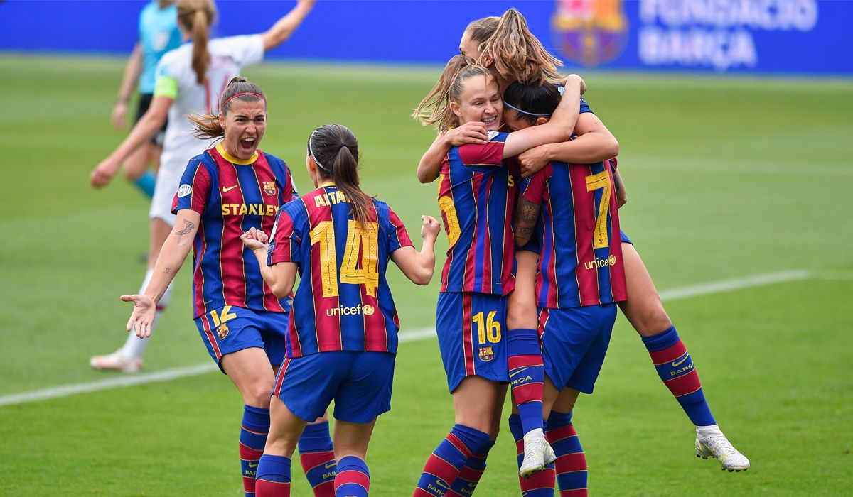 Las jugadoras del Barça celebrando un gol de Mertens