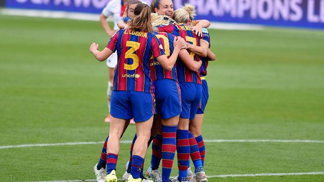 Barça feminine celebrates a goal