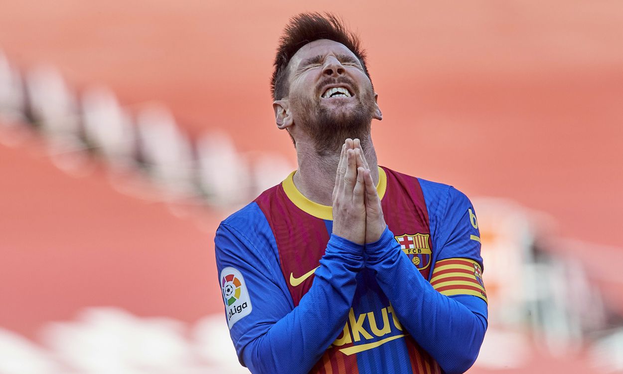 Messi se lamenta por un gol fallado ante el Atlético