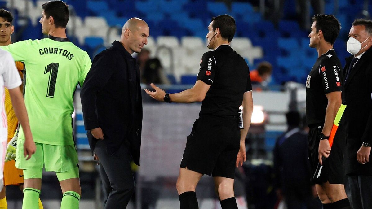 Zidane, pidiendo explicaciones a Martínez Munuera