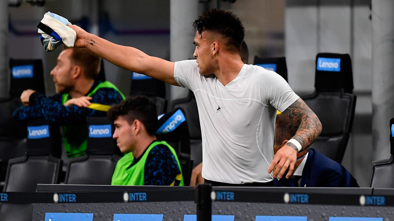 Lautaro Martínez, protesting haughty against Antonio Conte