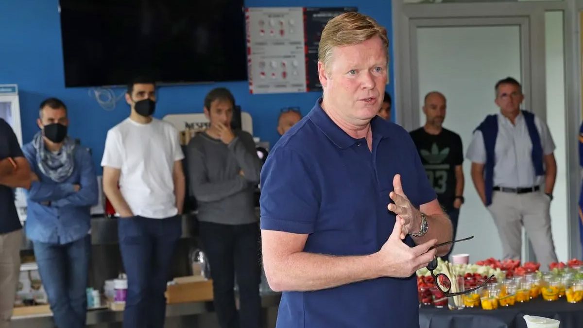 Ronald Koeman dando un discurso a sus jugadores. Imagen: FC Barcelona