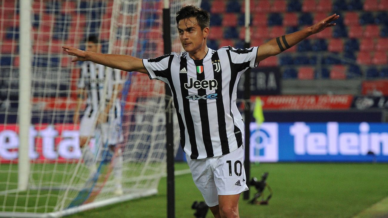 Paulo Dybala celebrates a goal with the Juve