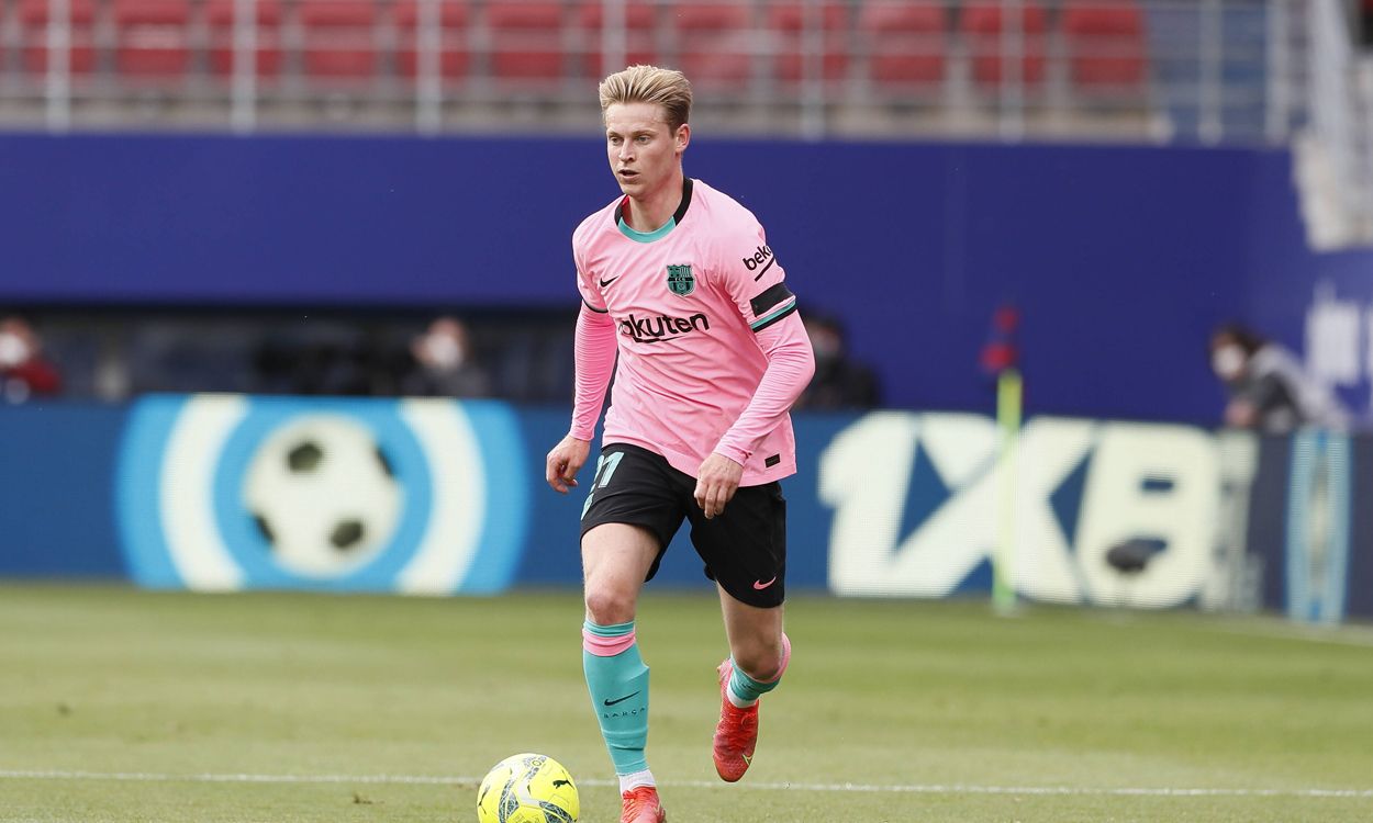 De Jong jugando con el Barcelona