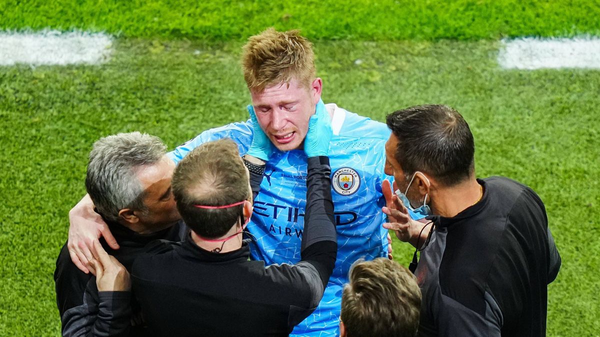De Bruyne, treated by Manchester City medical services