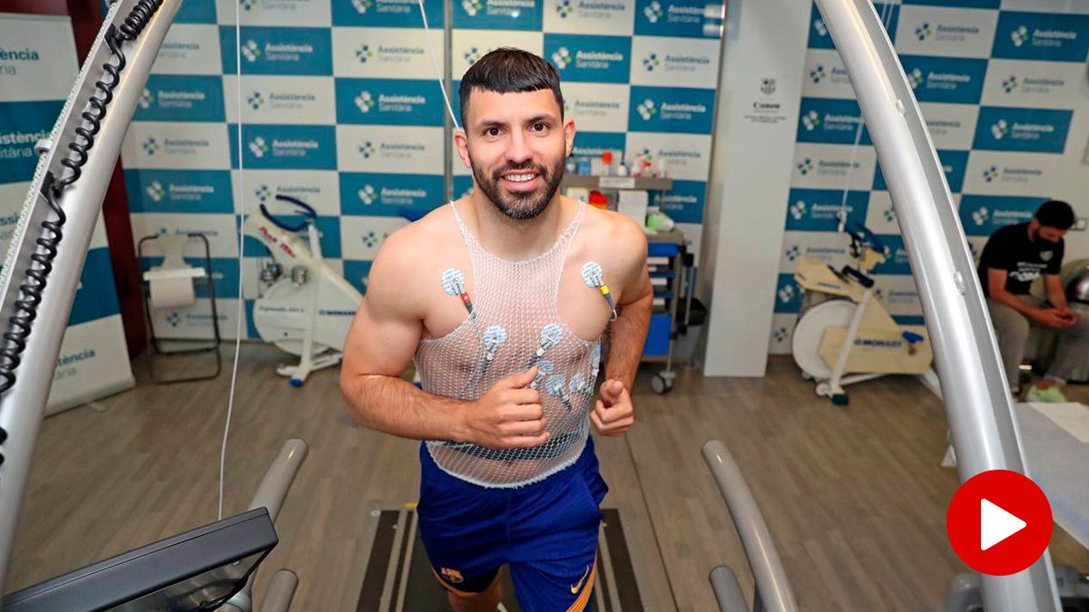 Sergio Agüero, passing the medical review with the Barça