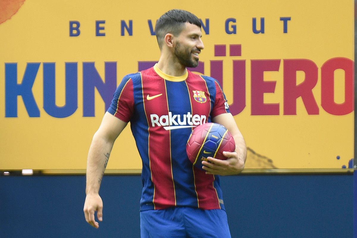 El Kun Agüero ya llegó al Barcelona