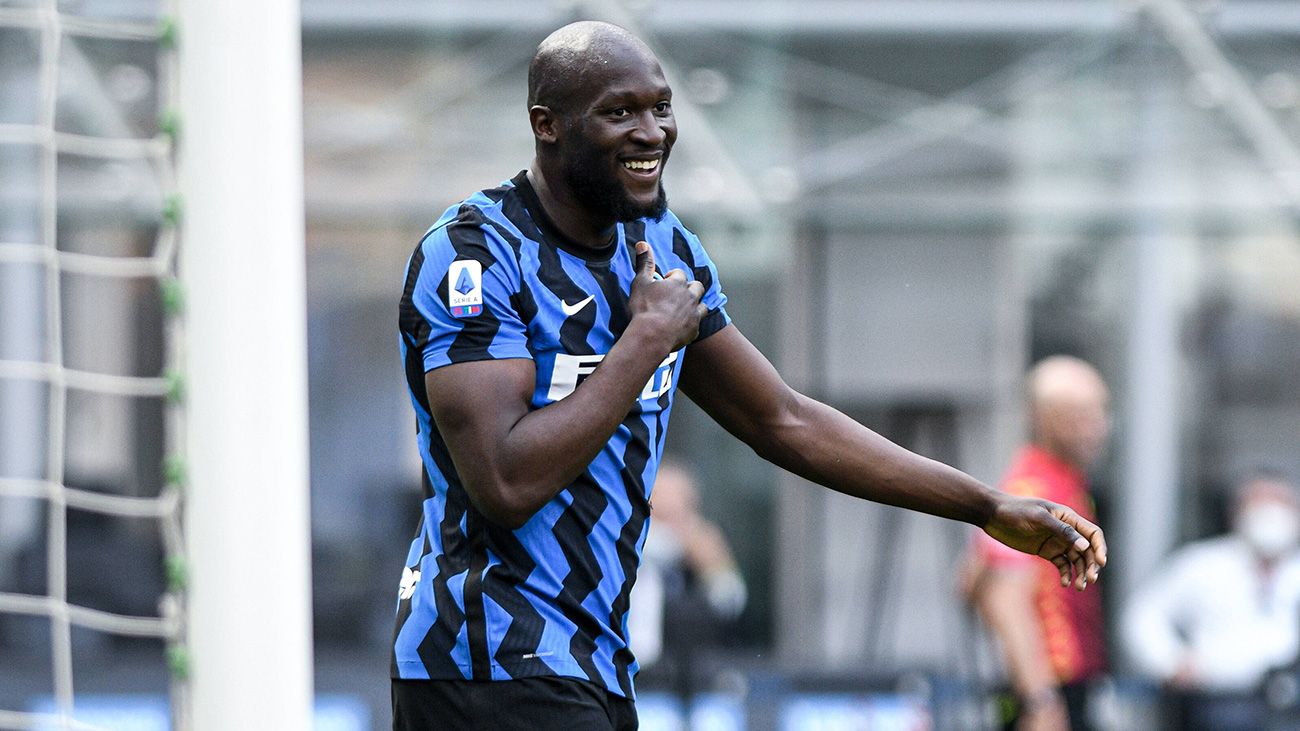 Lukaku Smiles after marking a goal