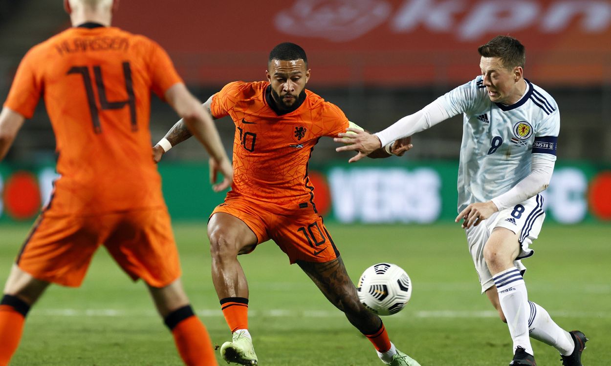 Depay Beats record with Holland