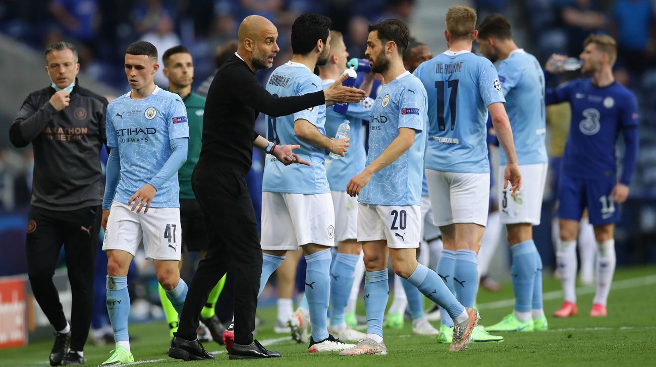 Pep Guardiola and other players of the City in the final of the Champions