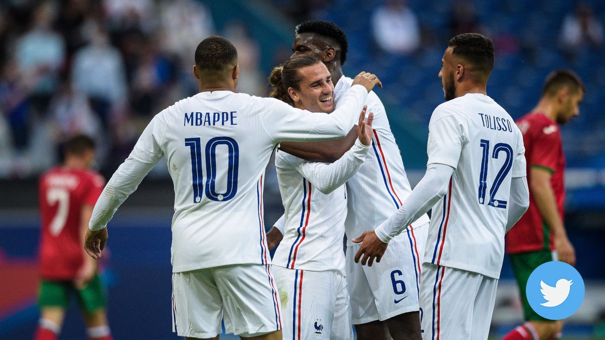 Griezmann Celebrating the goal with his seleccion