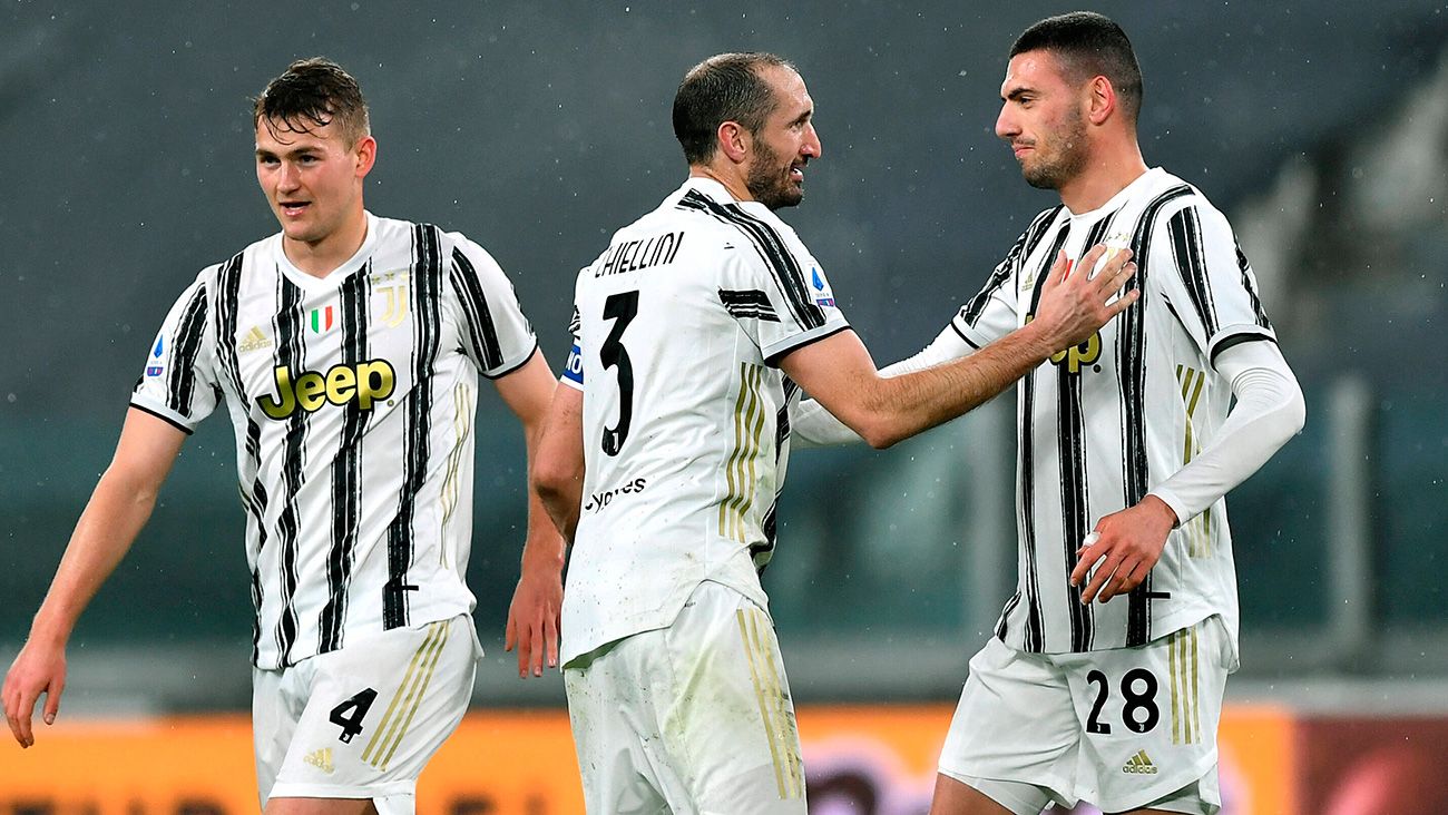 Of Ligt, Chiellini and Demiral in a party of the Juve