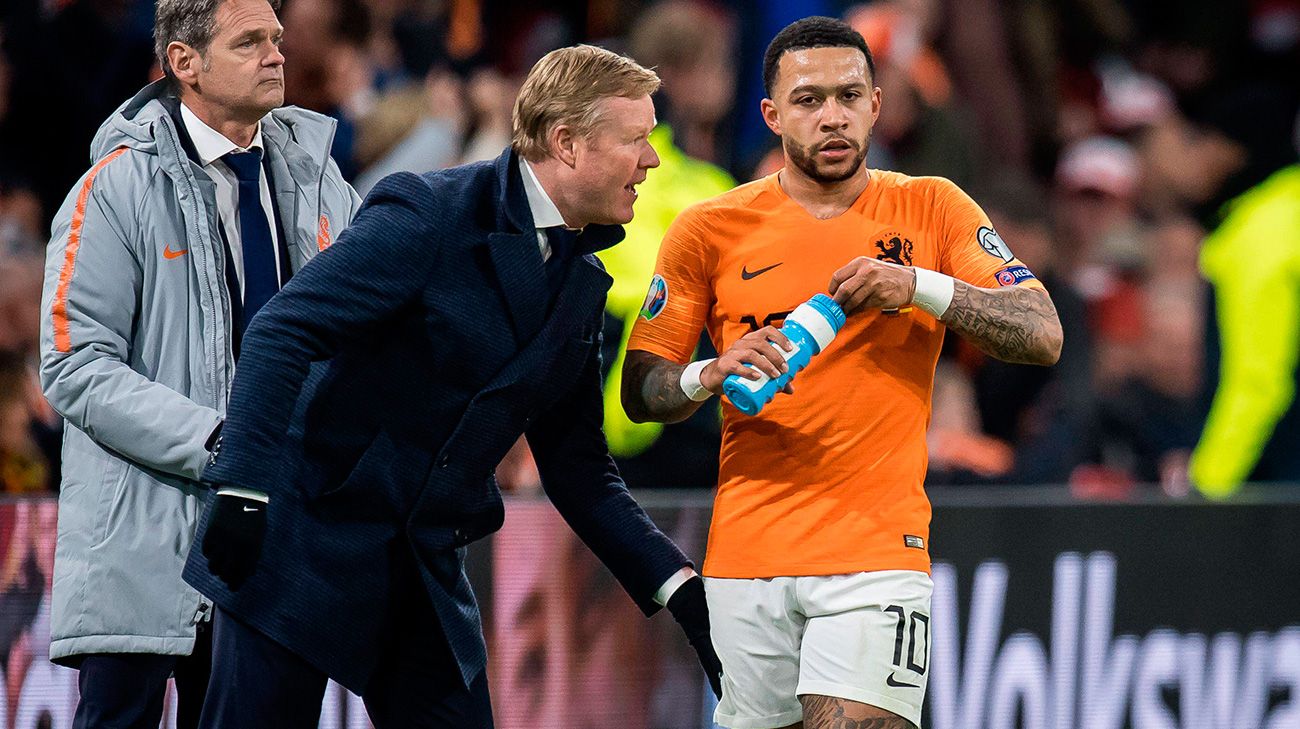 Koeman y Depay en la selección de Holanda