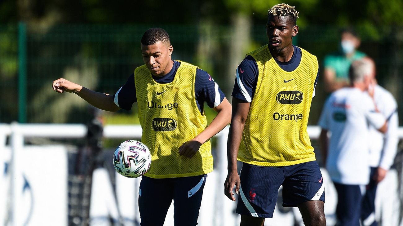 Pogba And Mbappé in a training