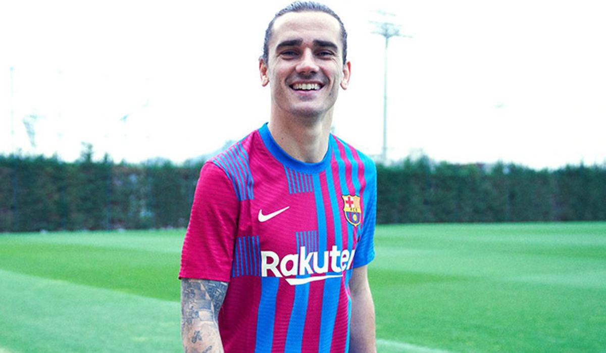 Antoine Griezmann con la nueva camiseta del Barça / Foto: FCB