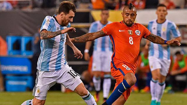 Vidal shows once again his immense affection by Leo Messi