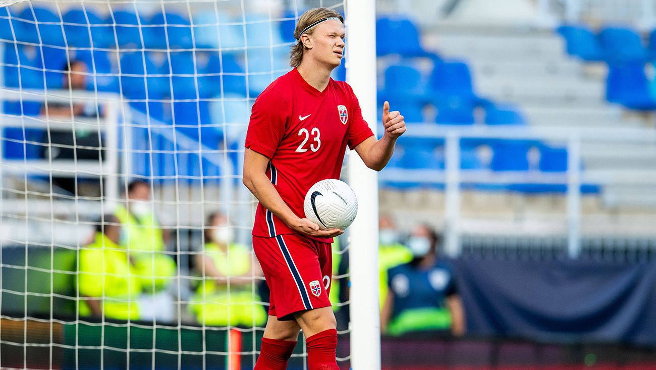 Erling Haaland celebra un gol