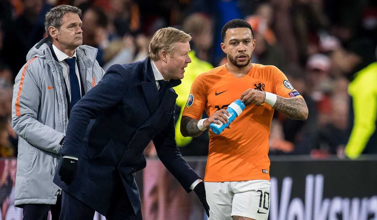 Koeman y Depay en un partido de Holanda