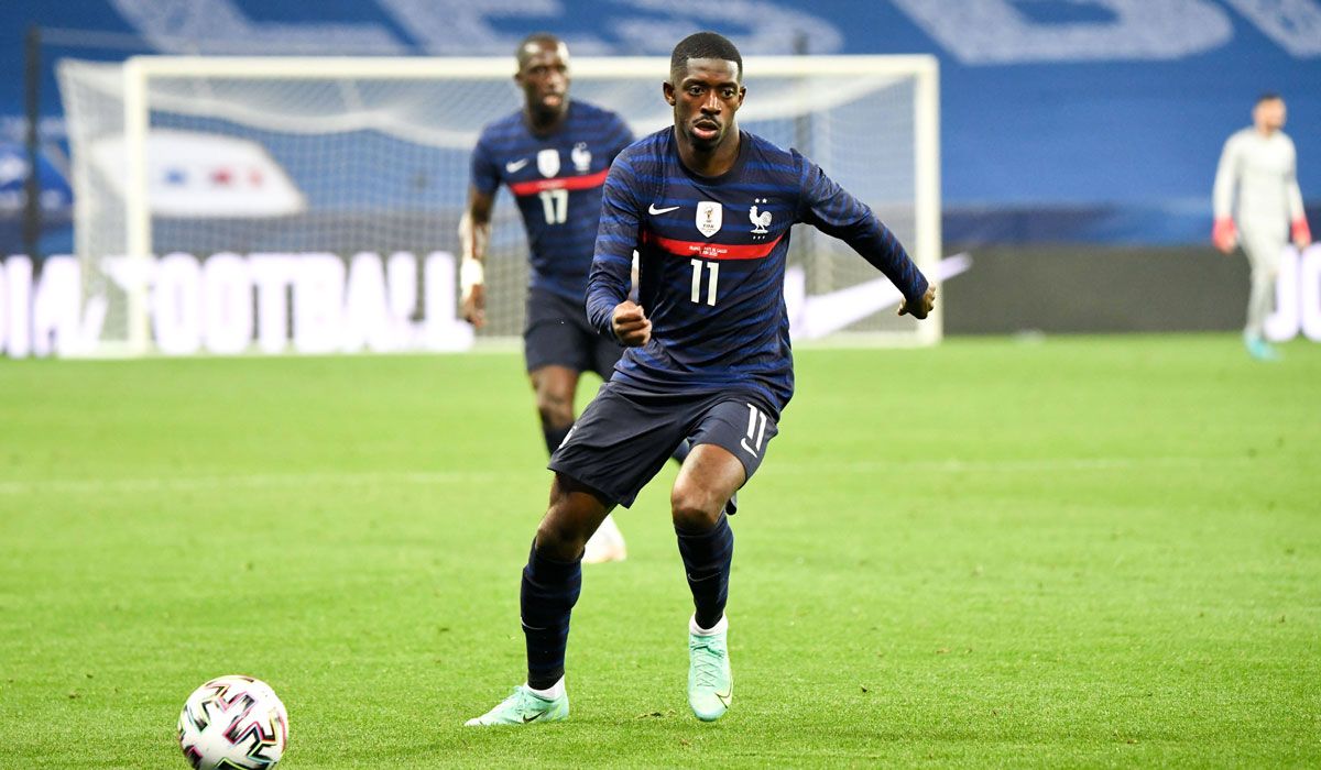 Ousmane Dembélé durante un partido con Francia