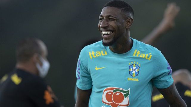 Emerson durante un entrenamiento con Brasil