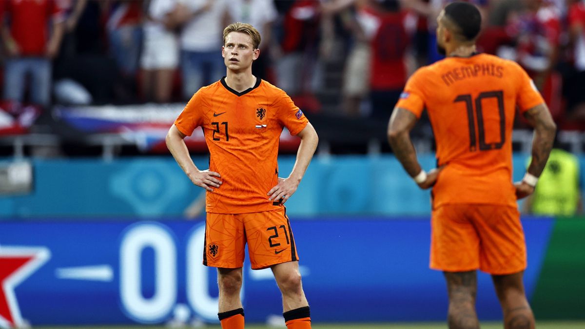 Depay y de Jong en un partido con Holanda en la Eurocopa