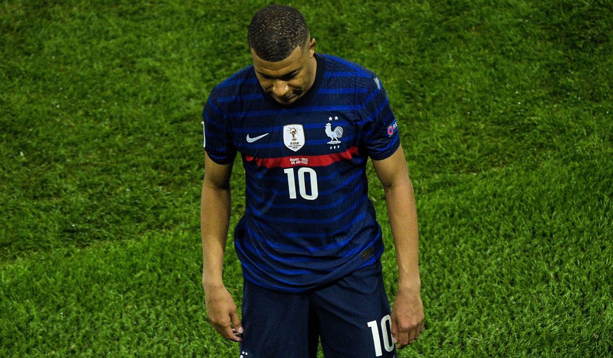Kylian Mbappé, disappointed after failing his penal