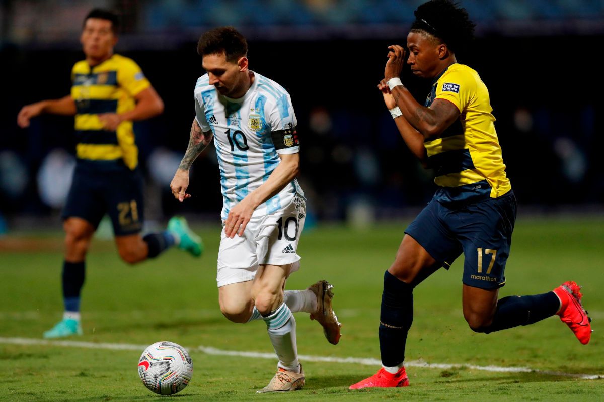 Messi en el partido entre Argentina y Ecuador