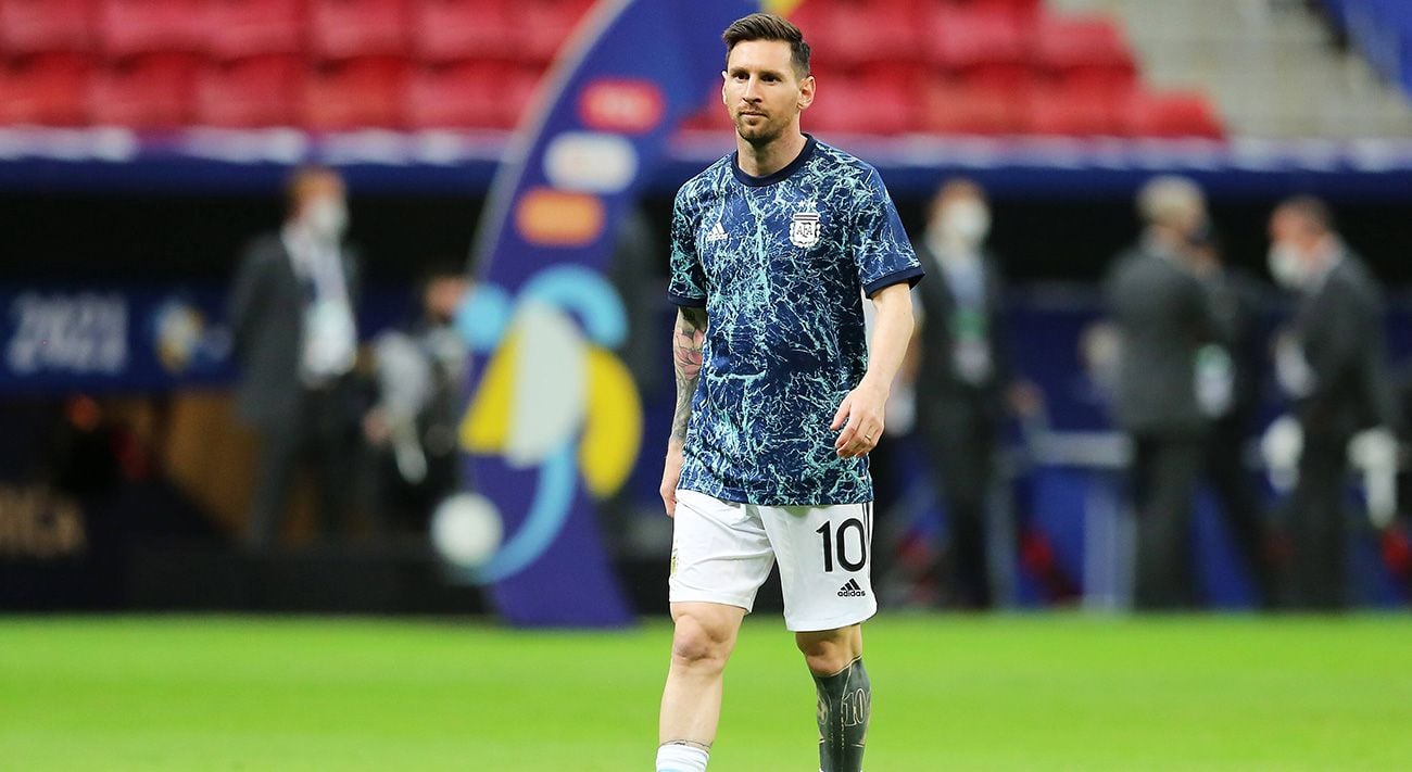 Messi en un calentamiento con Argentina