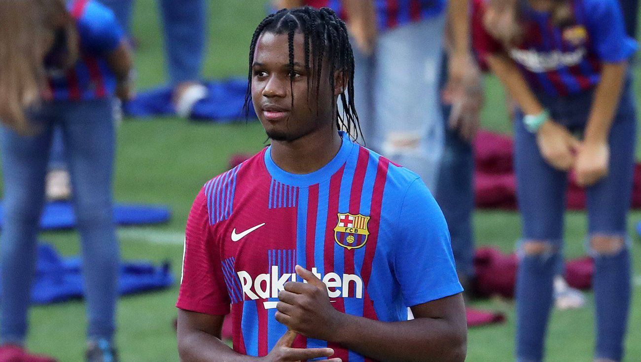 Ansu Fati con la nueva camiseta del Barça