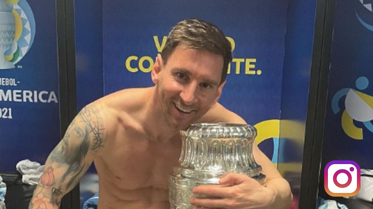 Messi with the trophy of the Glass America / photo: @leomessi