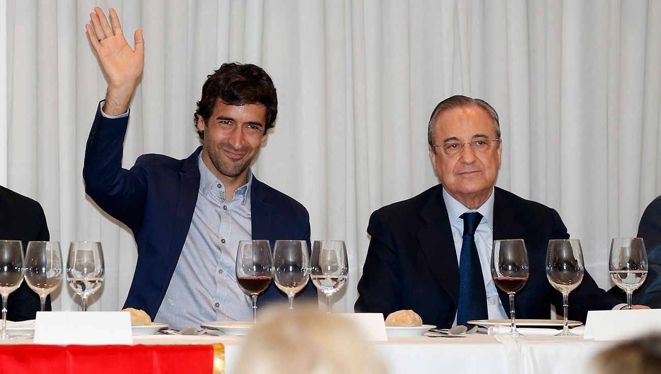 Raúl González y Florentino Pérez en una comida