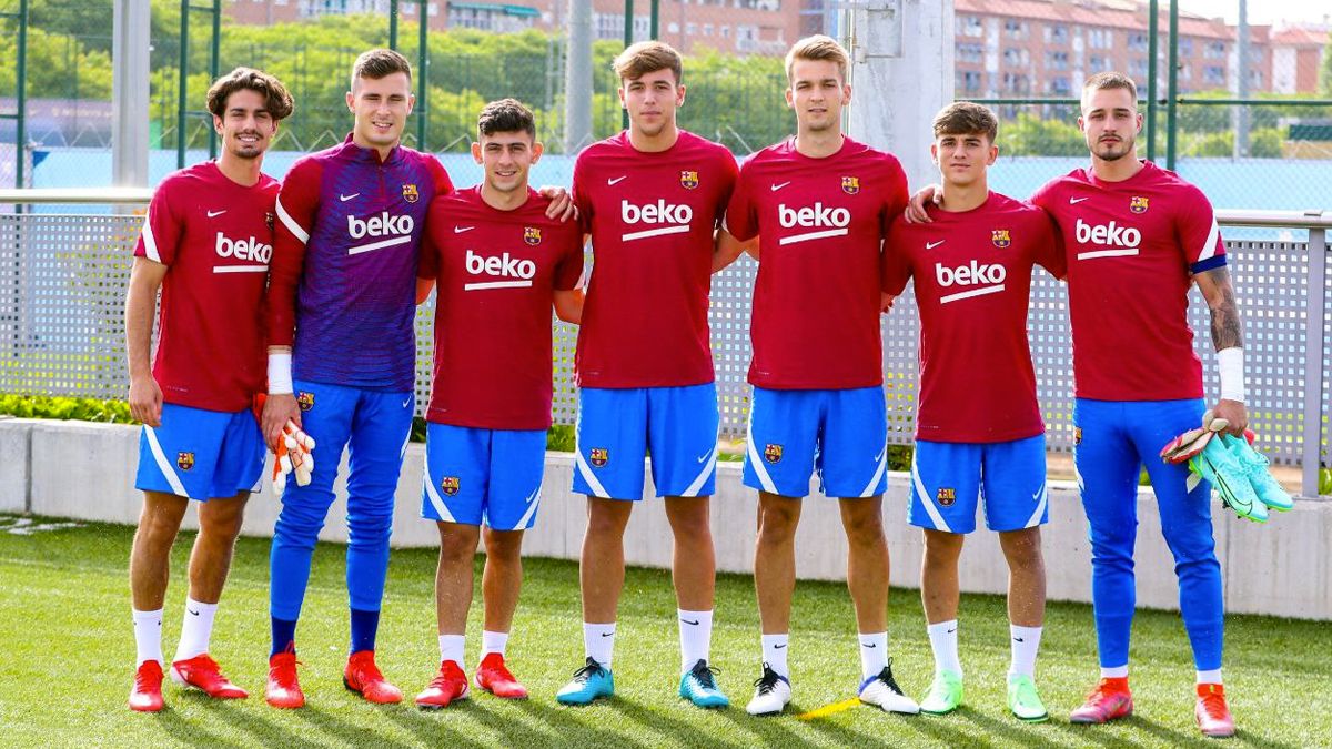 Los jugadores del Barça B en la pretemporada culé 2021-22 (Imagen: @FCBarcelona_es en Twitter)