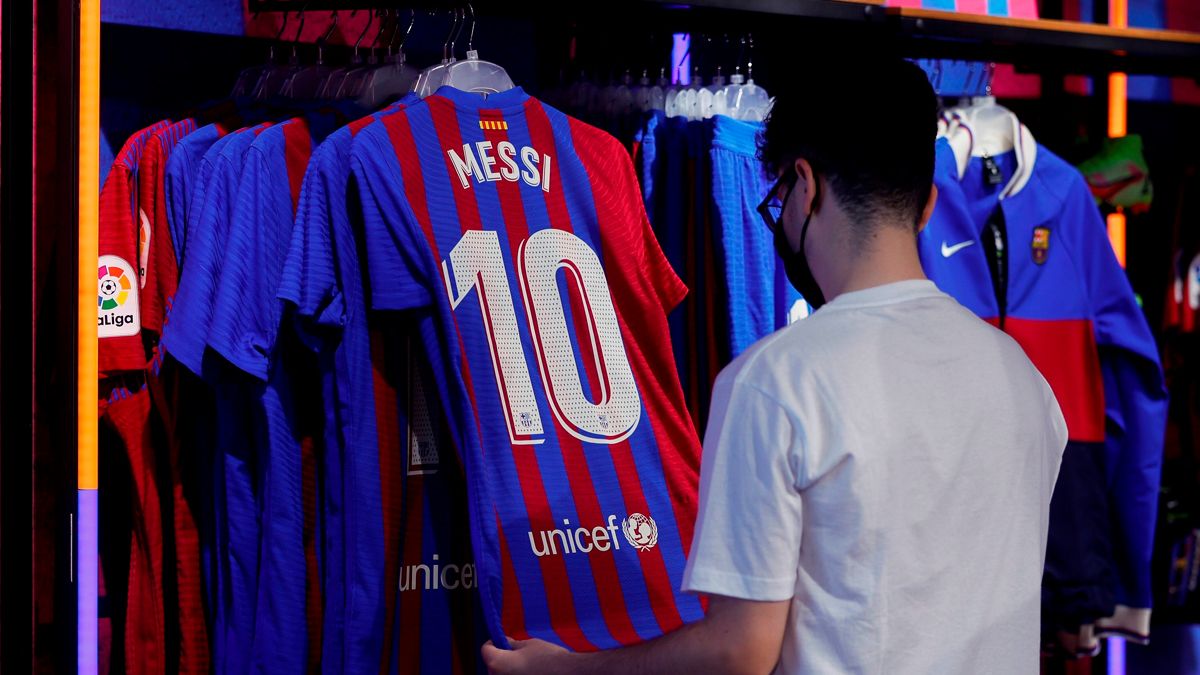 T-shirts of Leo Messi in the official shop of the FC Barcelona