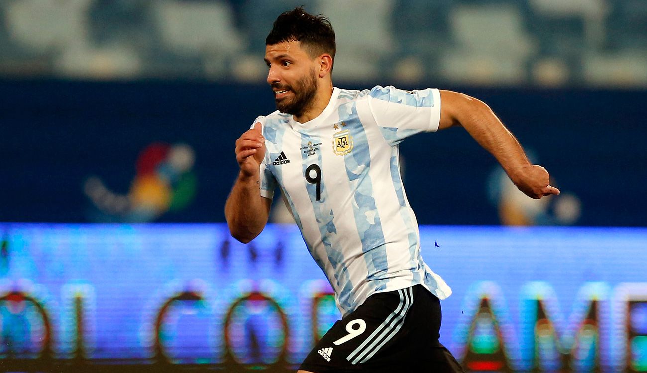 El Kun Agüero en un partido con Argentina