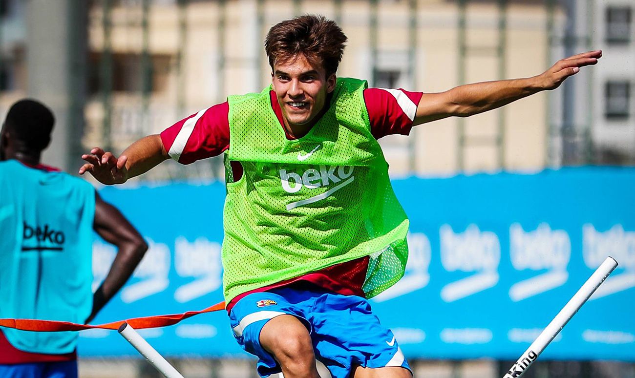 Riqui Puig en un entrenamiento / Imagen: Twitter Oficial FCB