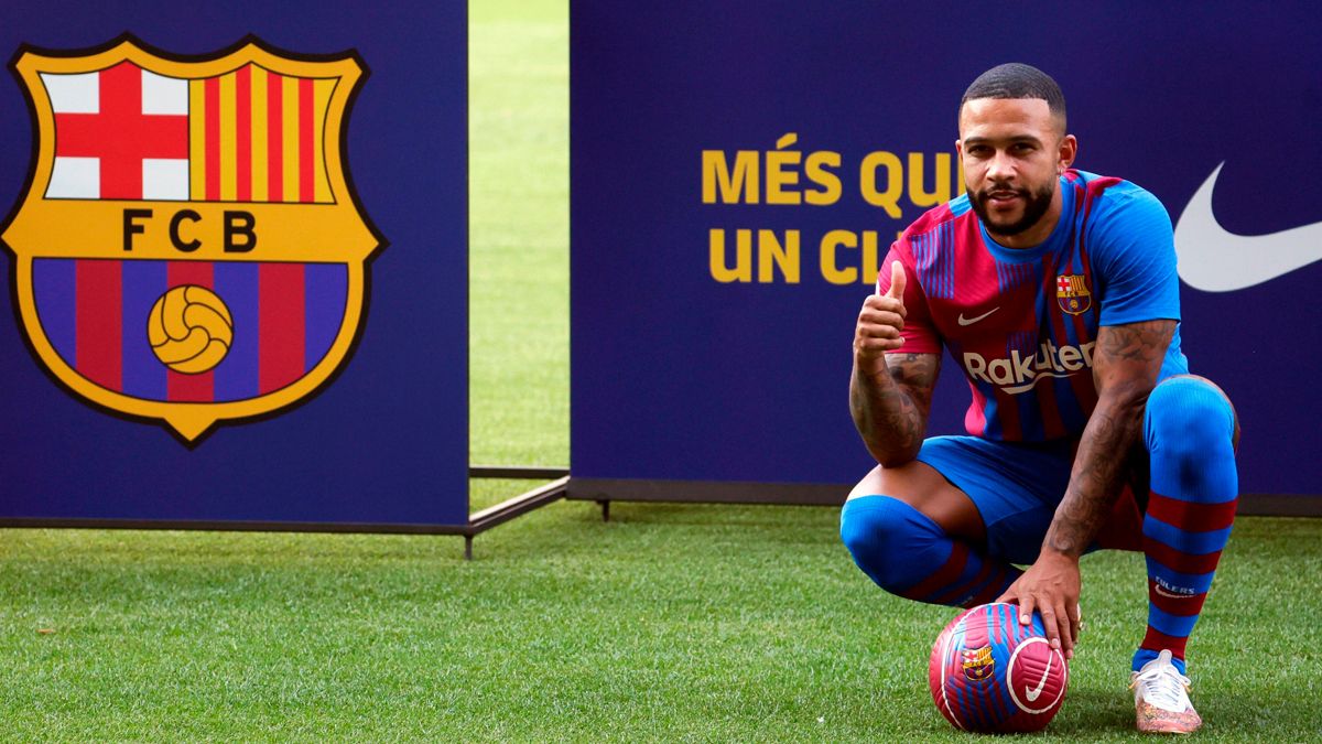 Memphis Deapy, during his presentation like player of the Barça