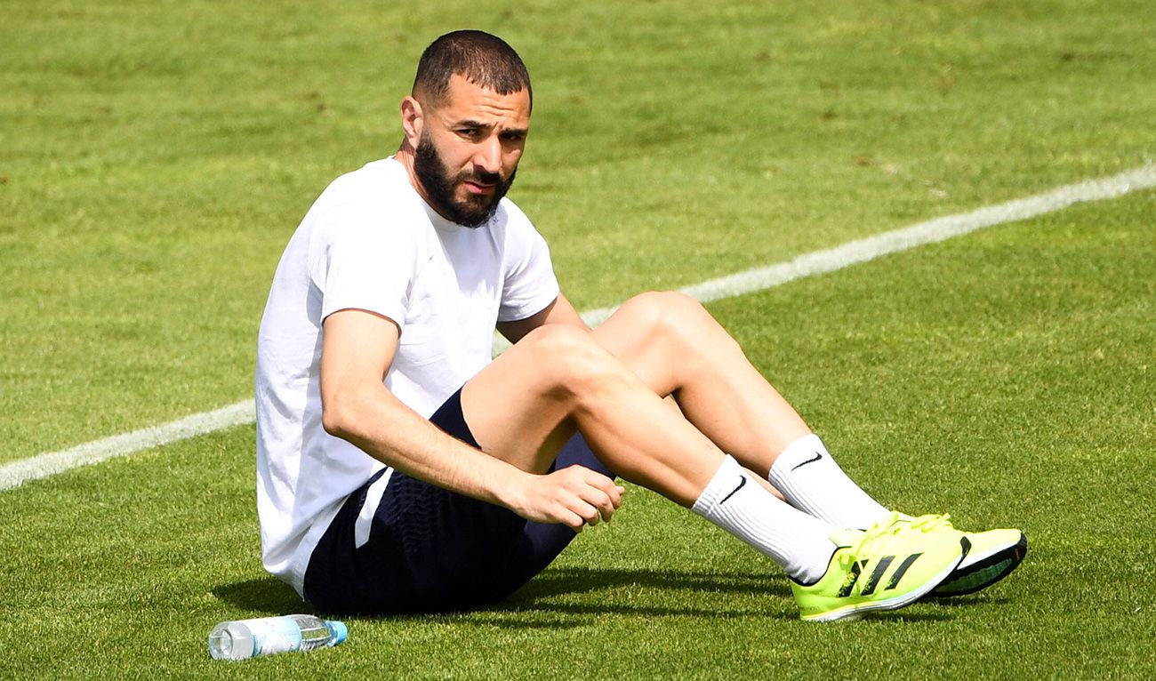 Karim Benzema en un entrenamiento con Francia