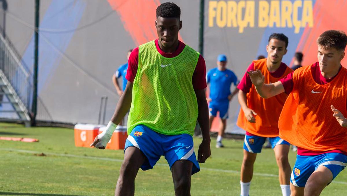 Ilaix Moriba en un entrenamiento con el filial / Imagen: Twitter Oficial FCB