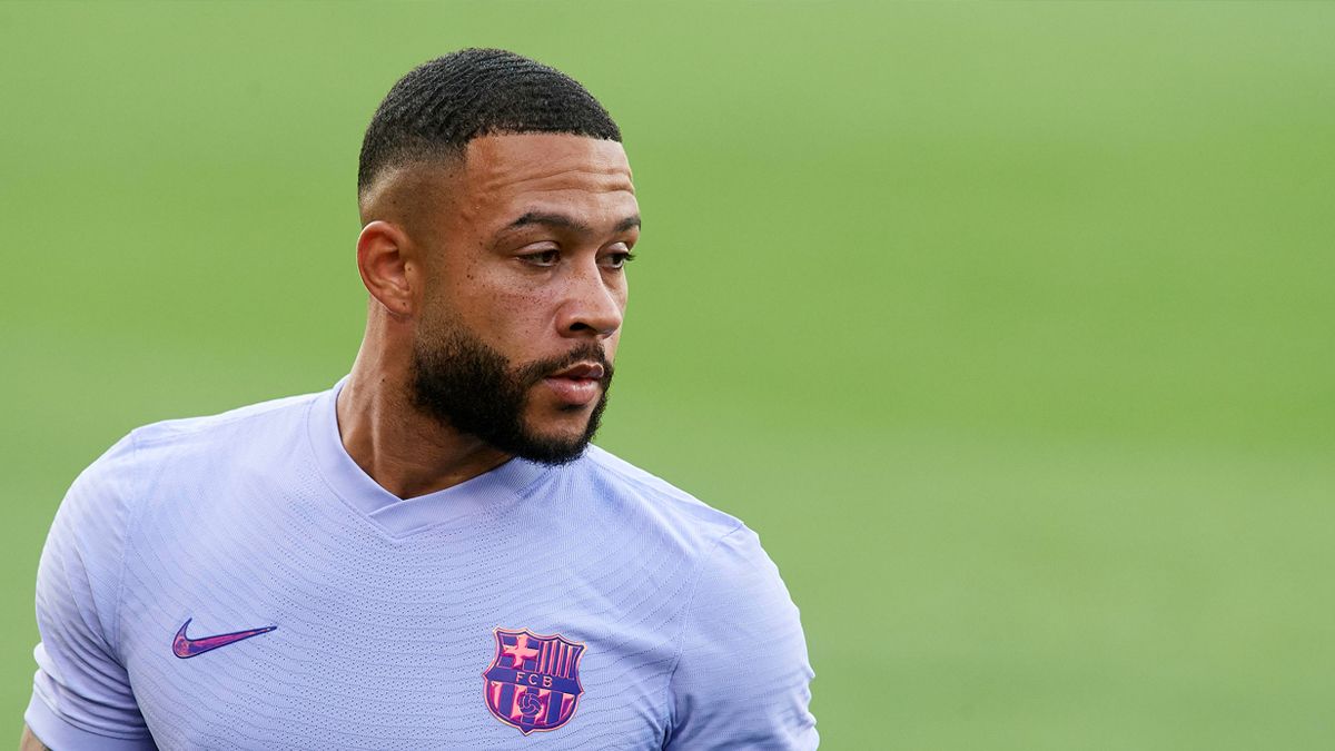 Memphis Depay en su debut con el FC Barcelona