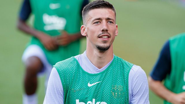 Lenglet en un calentamiento del Barça