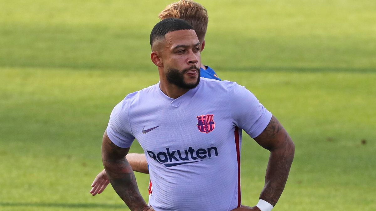 Memphis Depay In his debut with the FC Barcelona in front of the Girona