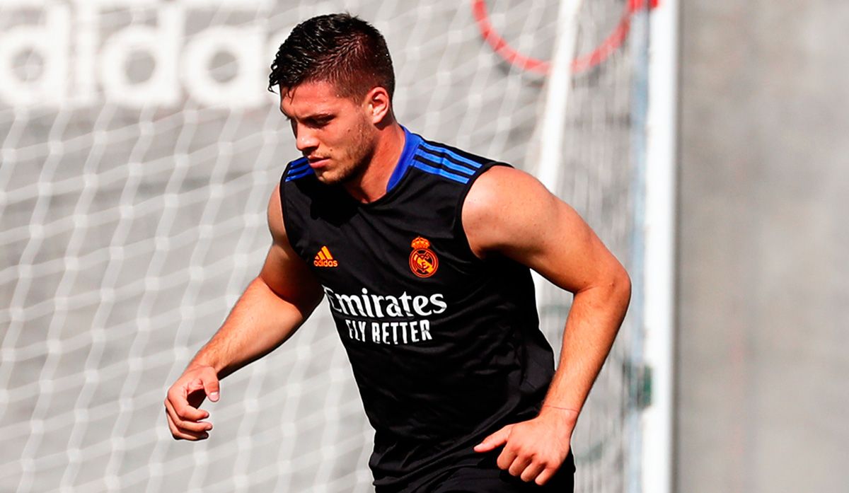 Luka Jovic en un entrenamiento con el Madrid / Imagen: Twitter Oficial Real Madrid